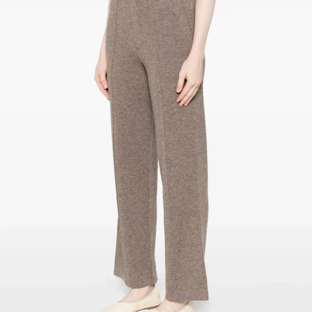 Брюки с боковыми карманами