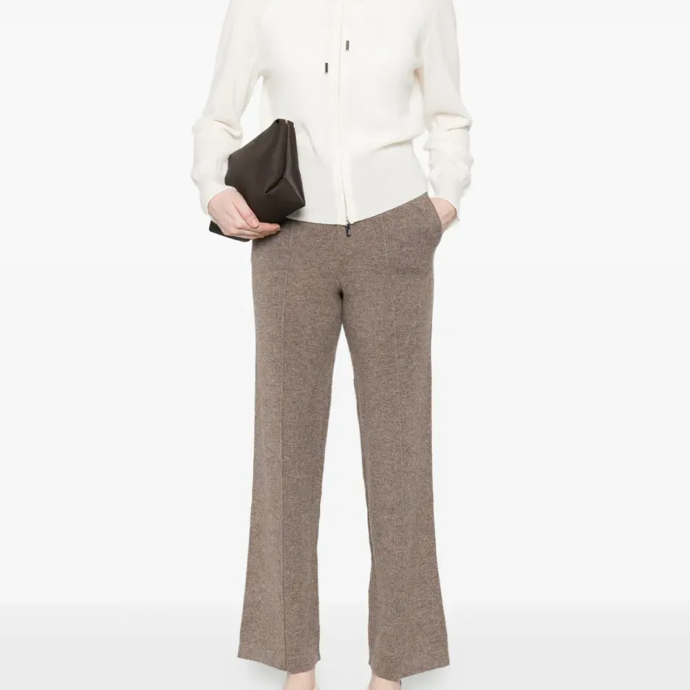 Брюки с боковыми карманами