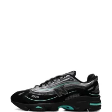 Кроссовки 1000 с логотипом