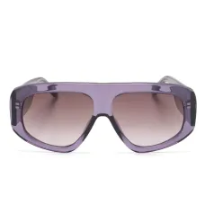 Солнцезащитные очки в массивной оправе Солнцезащитные очки в массивной оправе