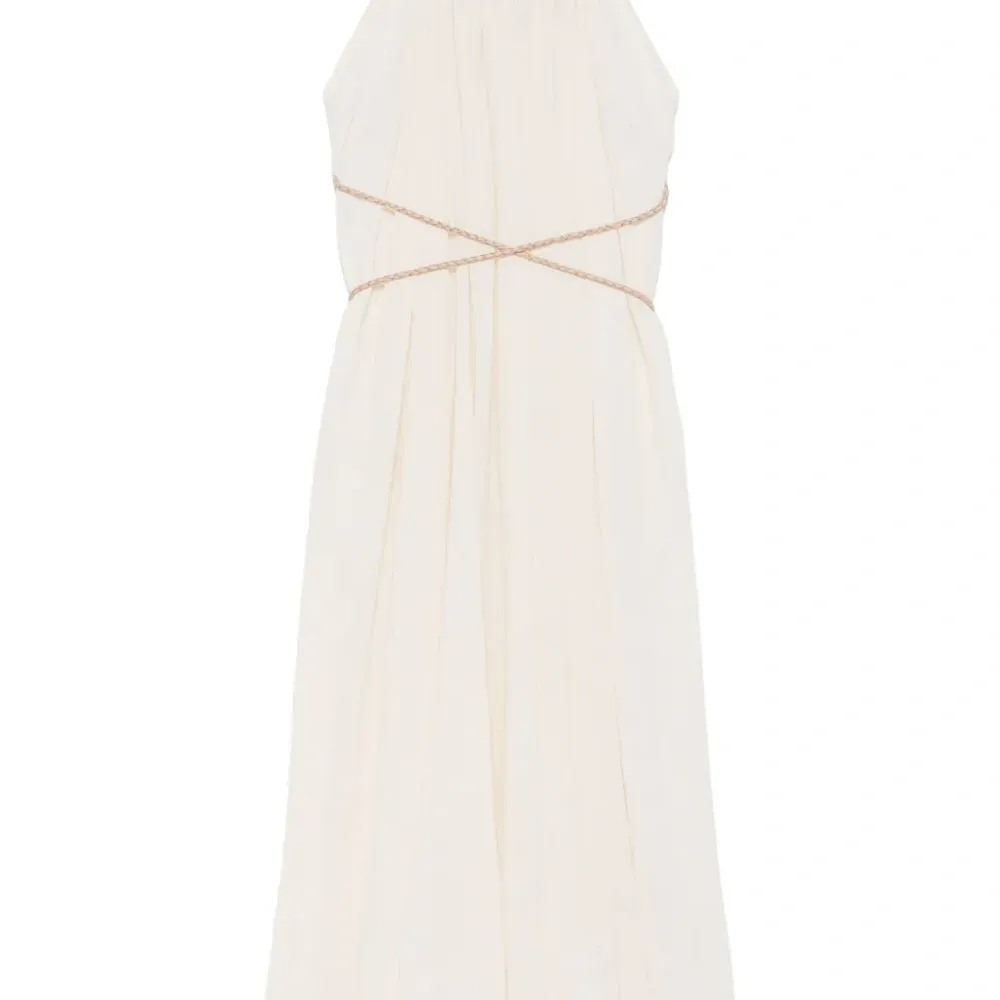 Платье с пуговицами