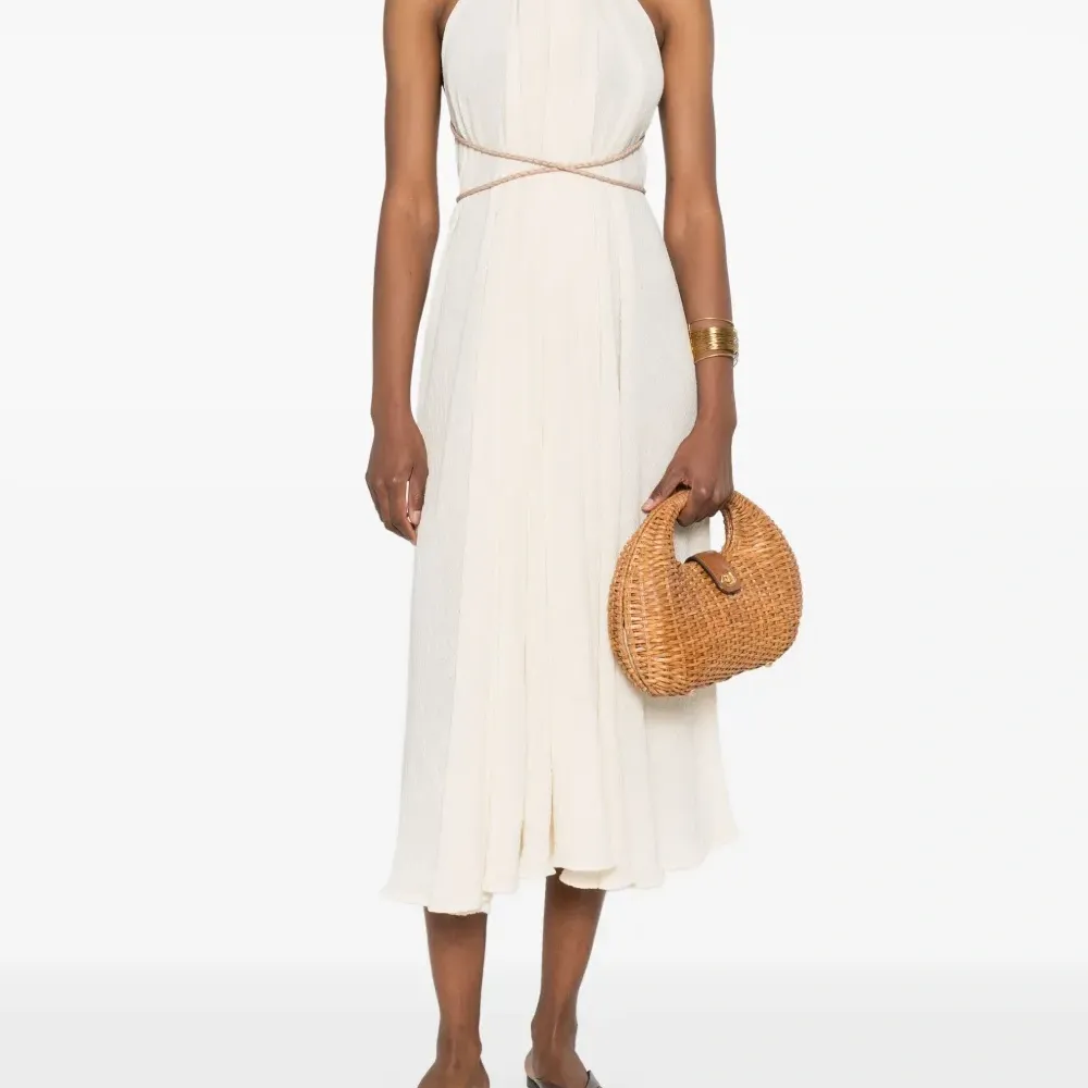 Платье с пуговицами