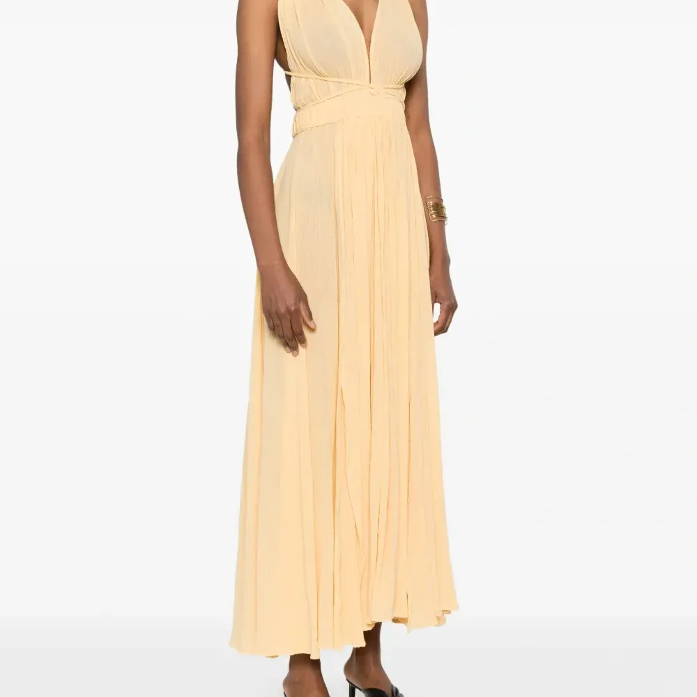 Расклешенное платье миди