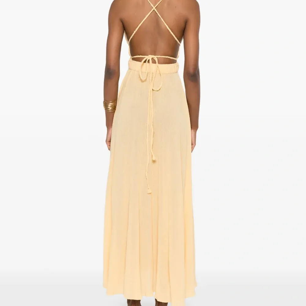 Расклешенное платье миди