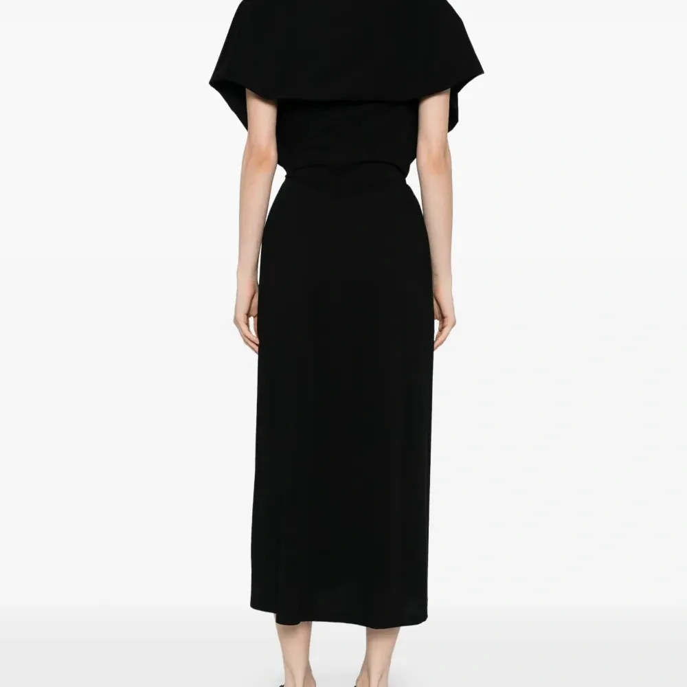 платье с пуговицами