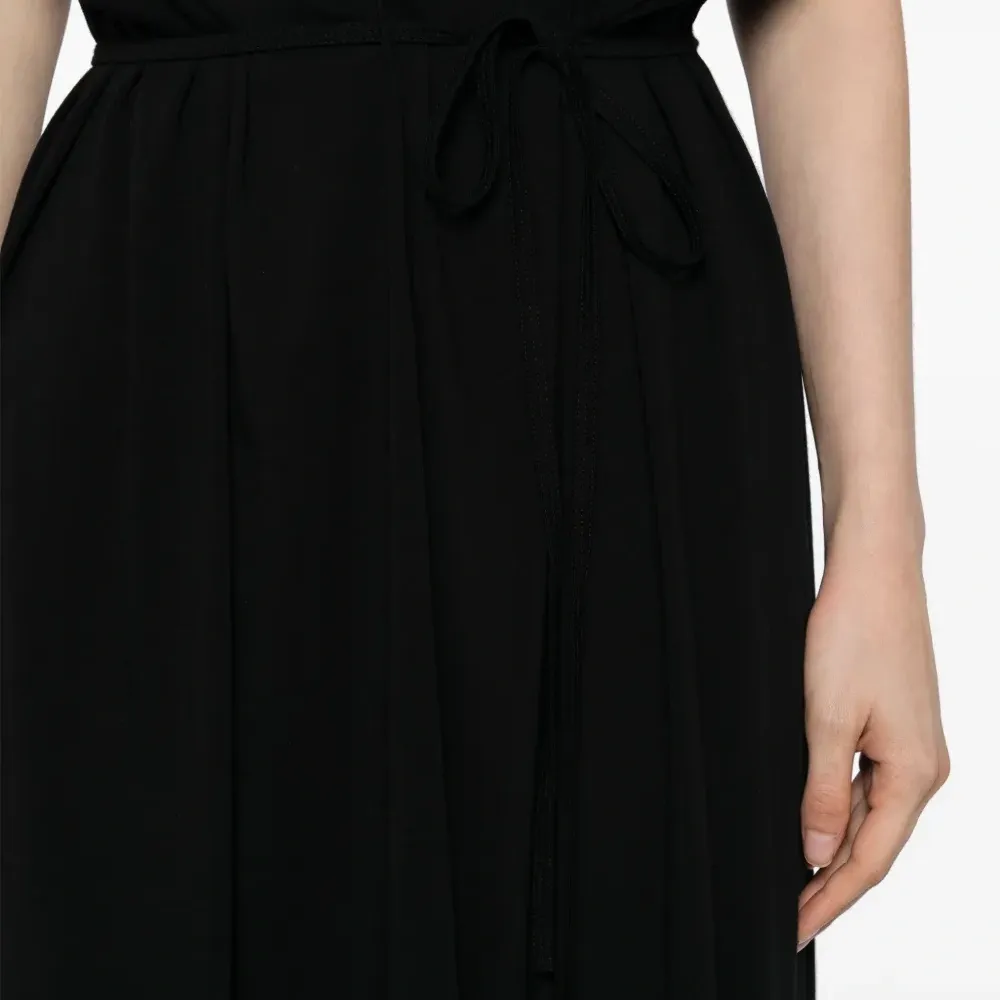 платье с пуговицами