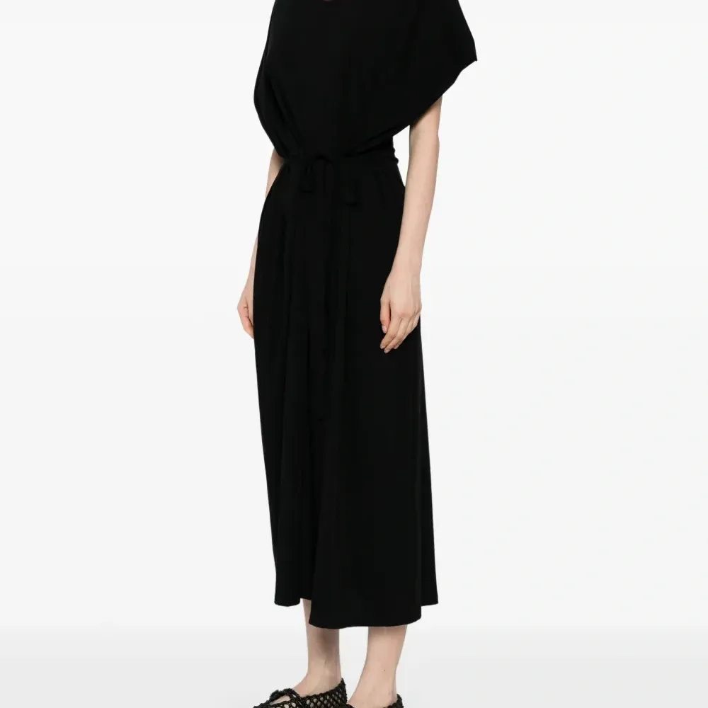 платье с пуговицами