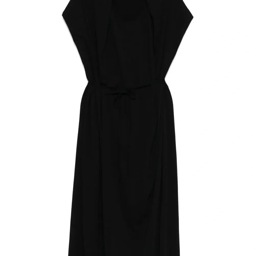 платье с пуговицами