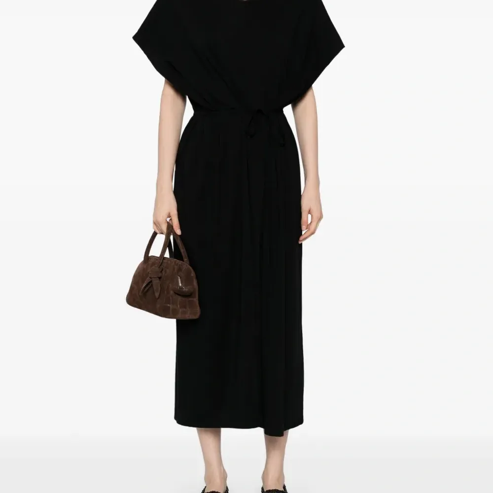 платье с пуговицами