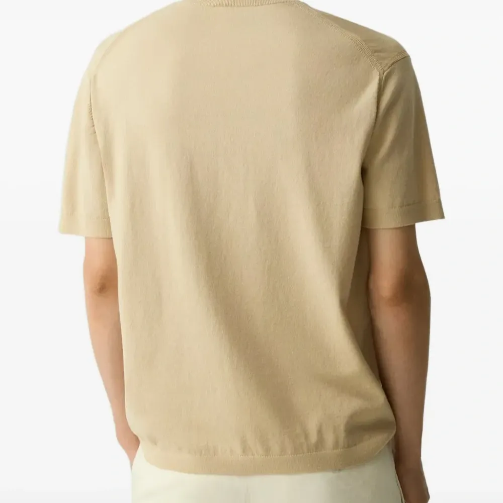 футболка с круглым вырезом футболка с круглым вырезом