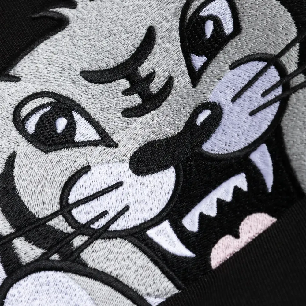 Толстовка с графичным принтом