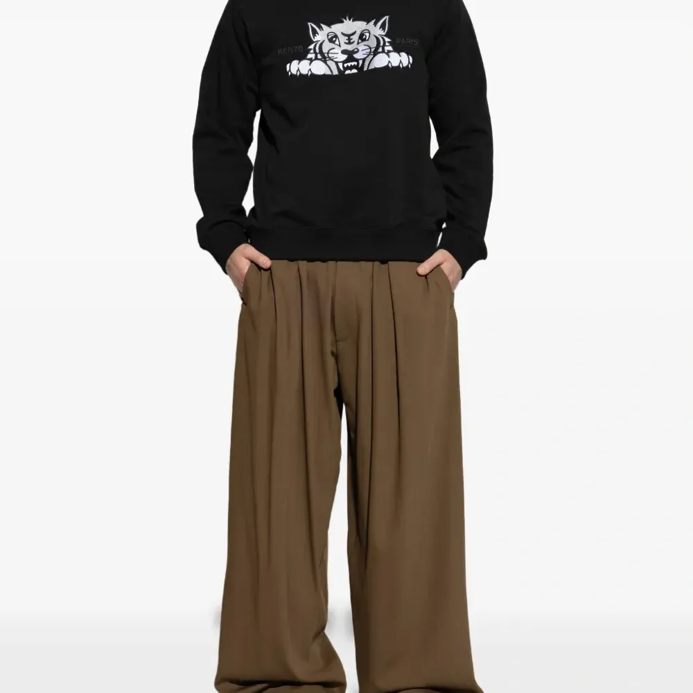 Толстовка с графичным принтом