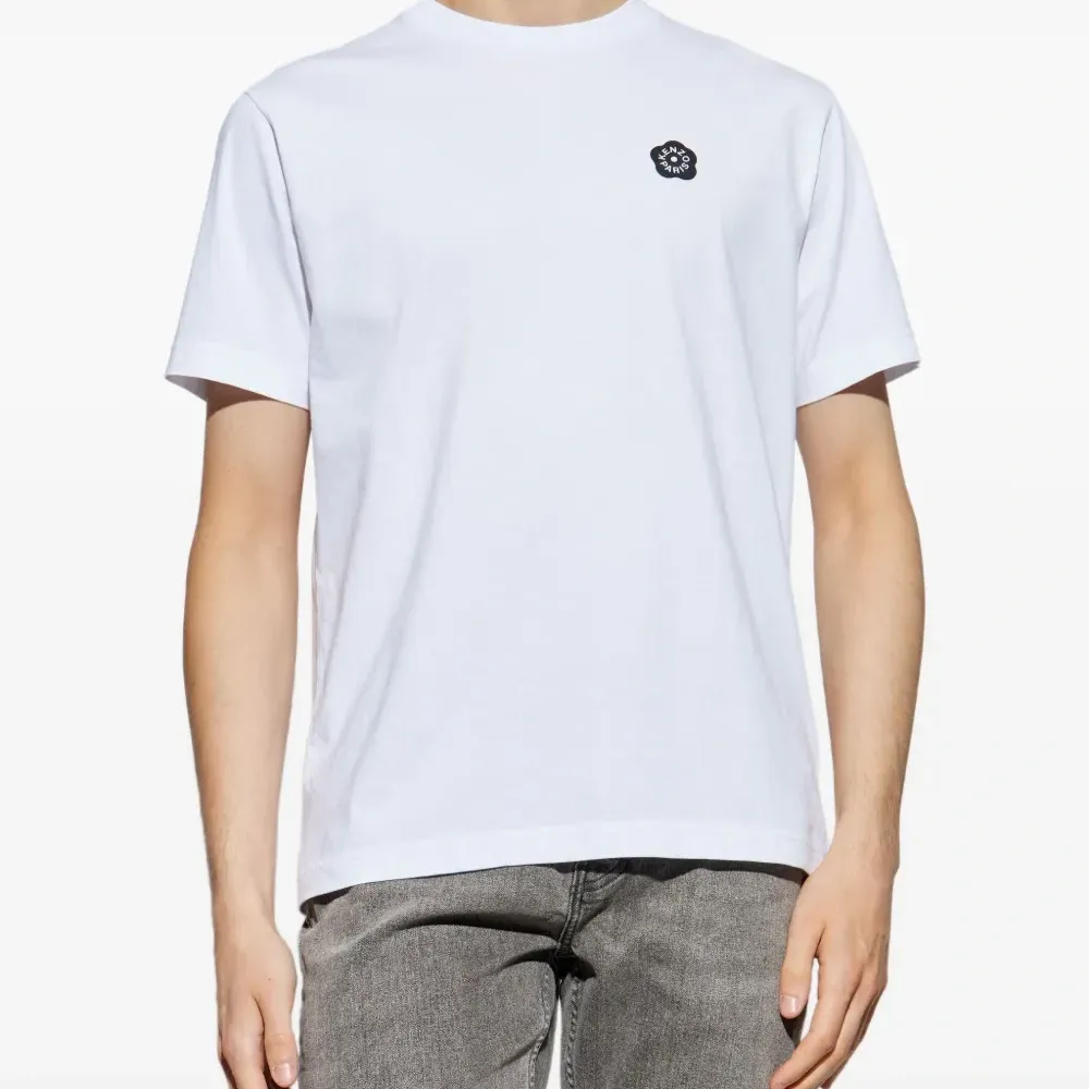 футболка с вышитым логотипом футболка с вышитым логотипом