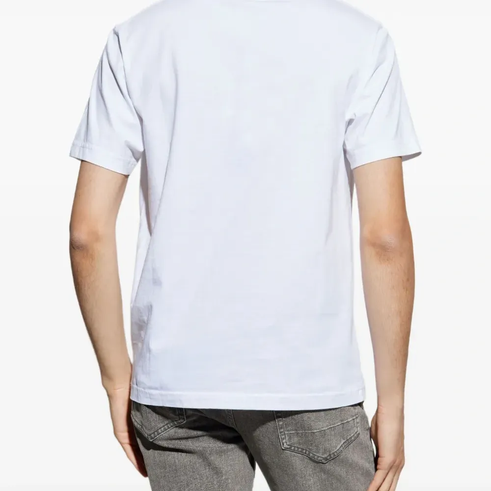 футболка с вышитым логотипом футболка с вышитым логотипом