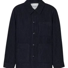 Куртка в тонкую полоску