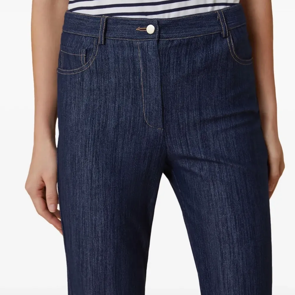 джинсы на пуговицах