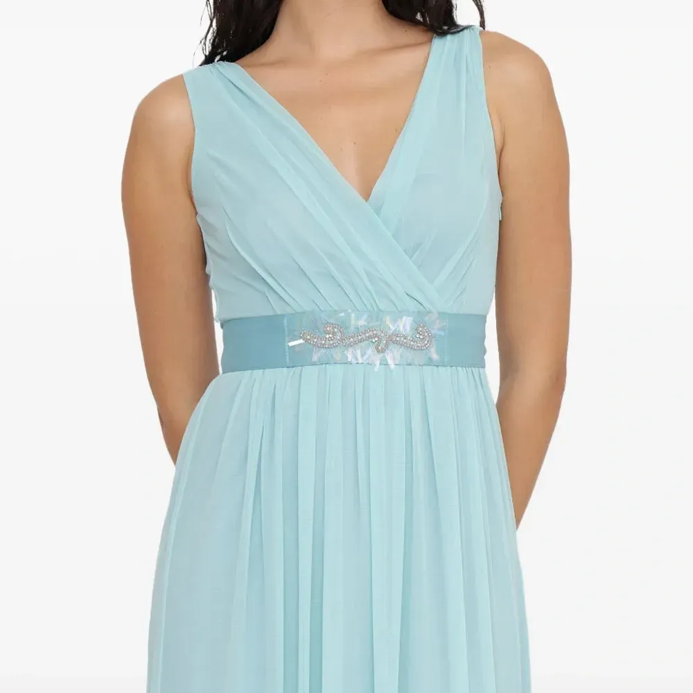 платье макси с V-образным вырезом и кристаллами