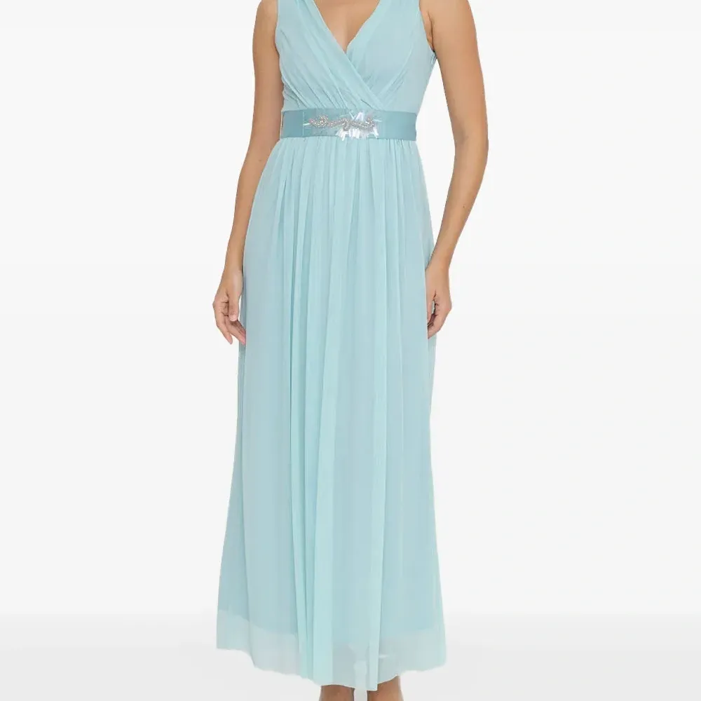 платье макси с V-образным вырезом и кристаллами