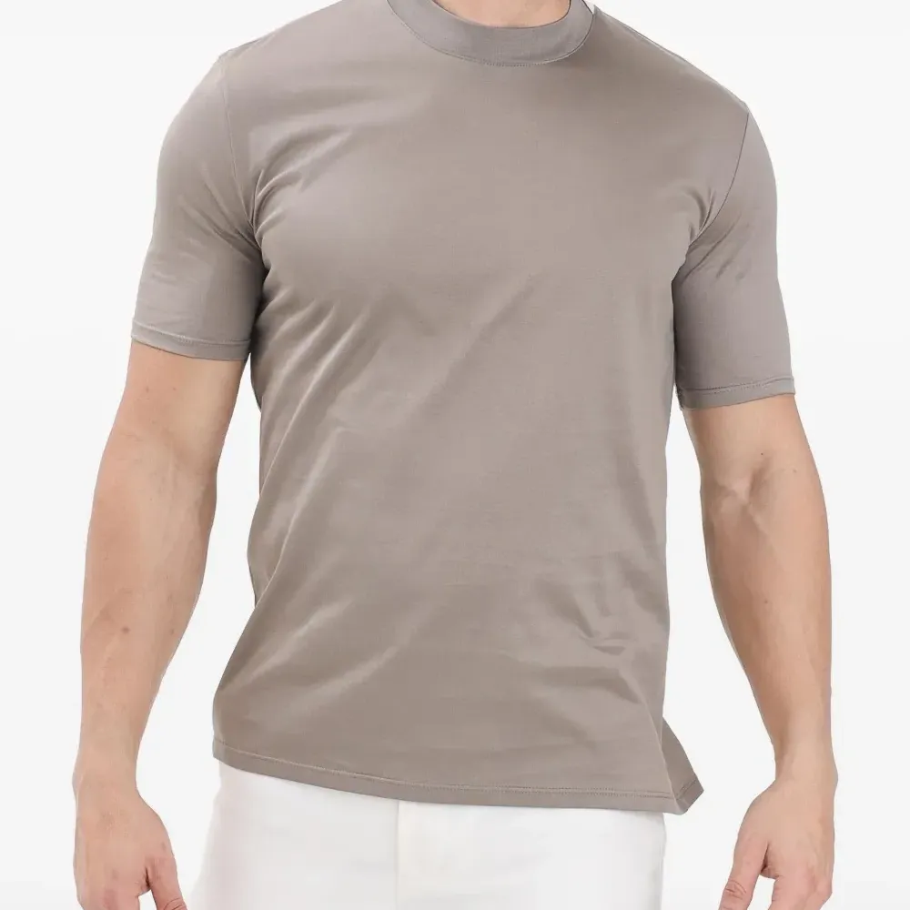 Футболка с короткими рукавами