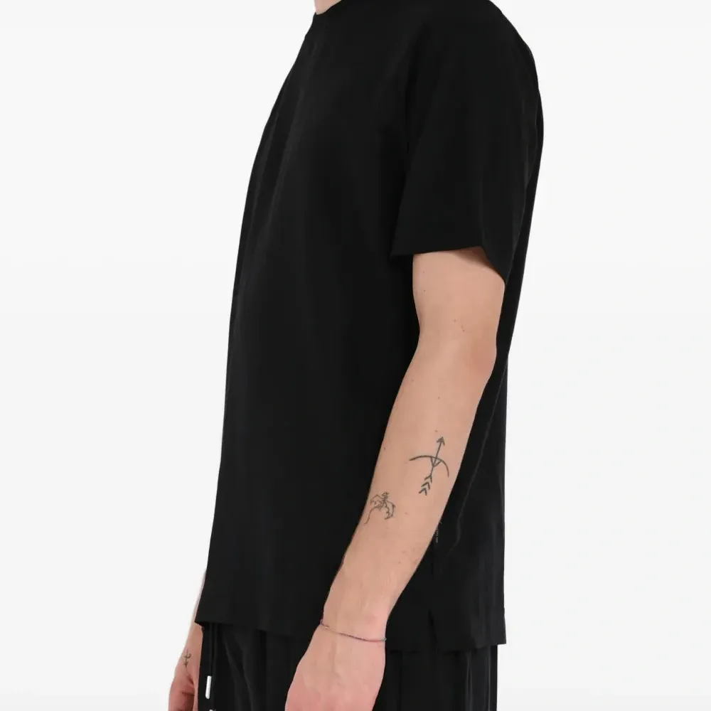 футболка с круглым вырезом