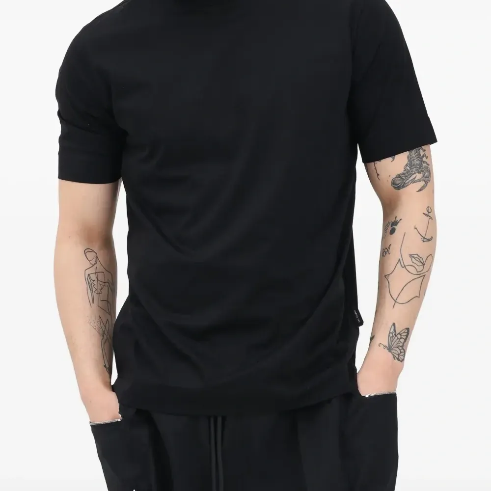 Футболка с круглым вырезом Футболка с круглым вырезом