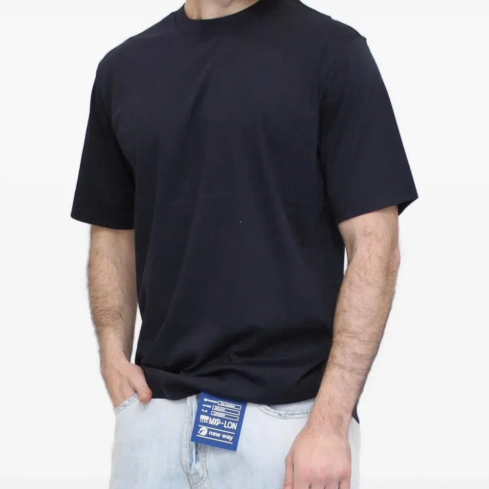 футболка с круглым вырезом