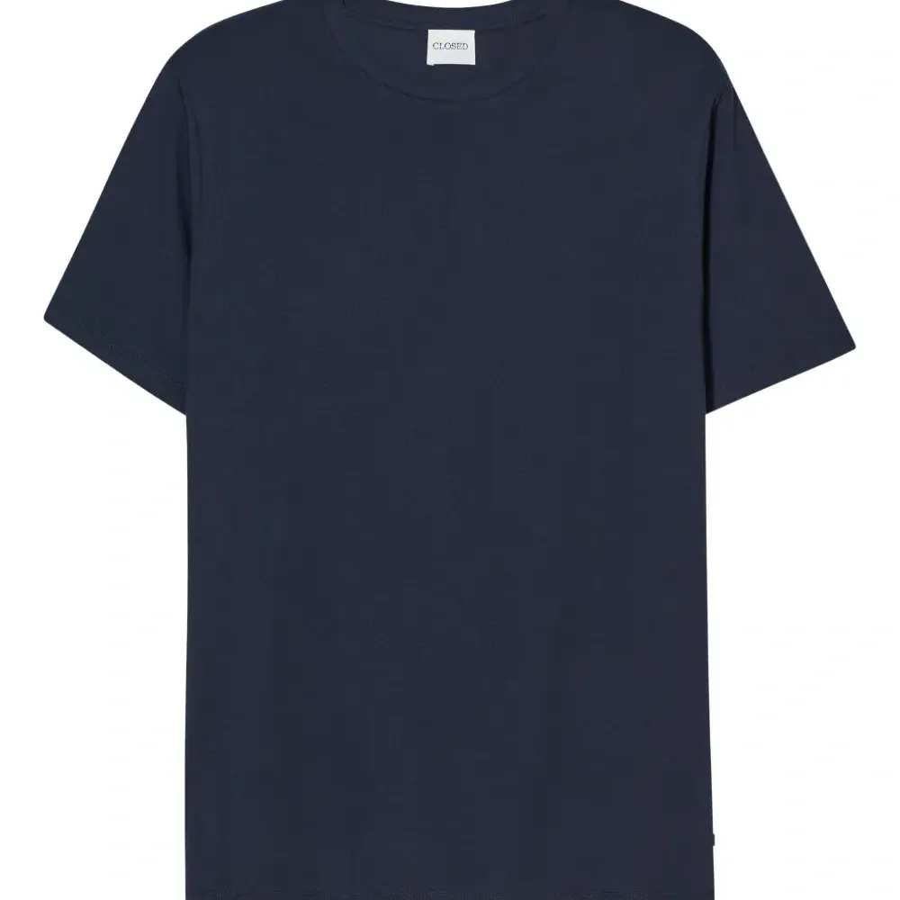 футболка с круглым вырезом