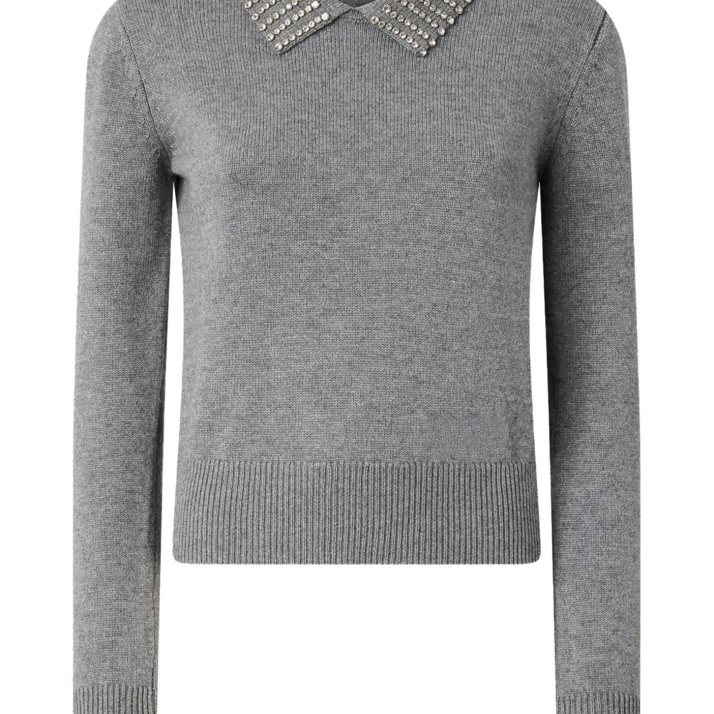 Джемпер с декорированным воротником