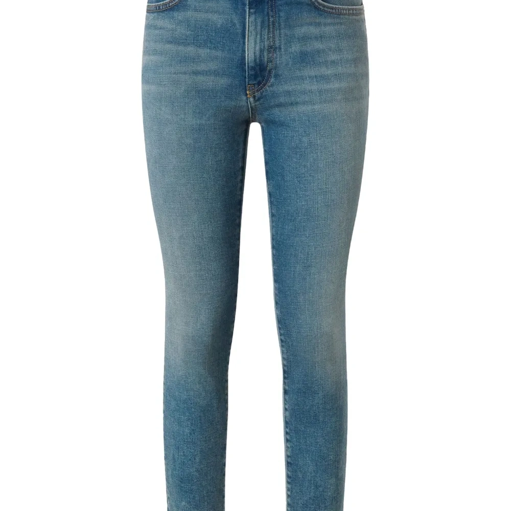 Джинсы с вышивкой