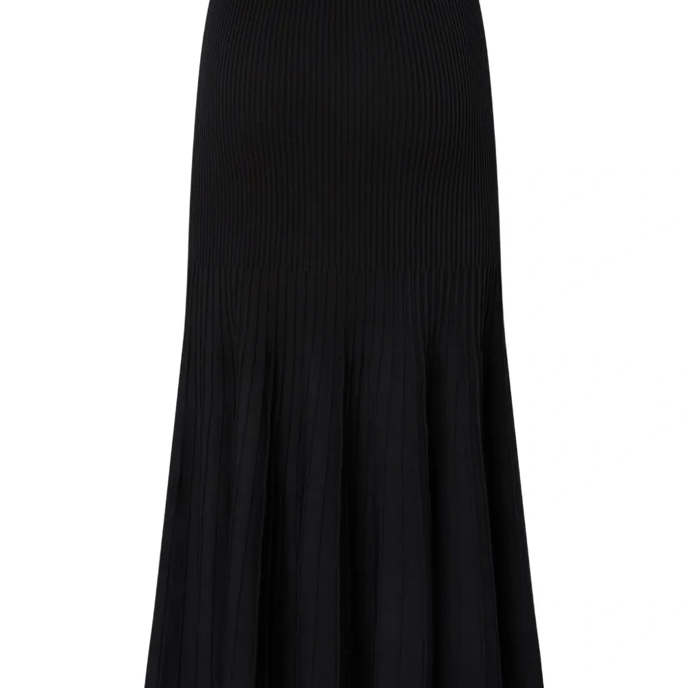 Юбка с завышенной талией Юбка с завышенной талией