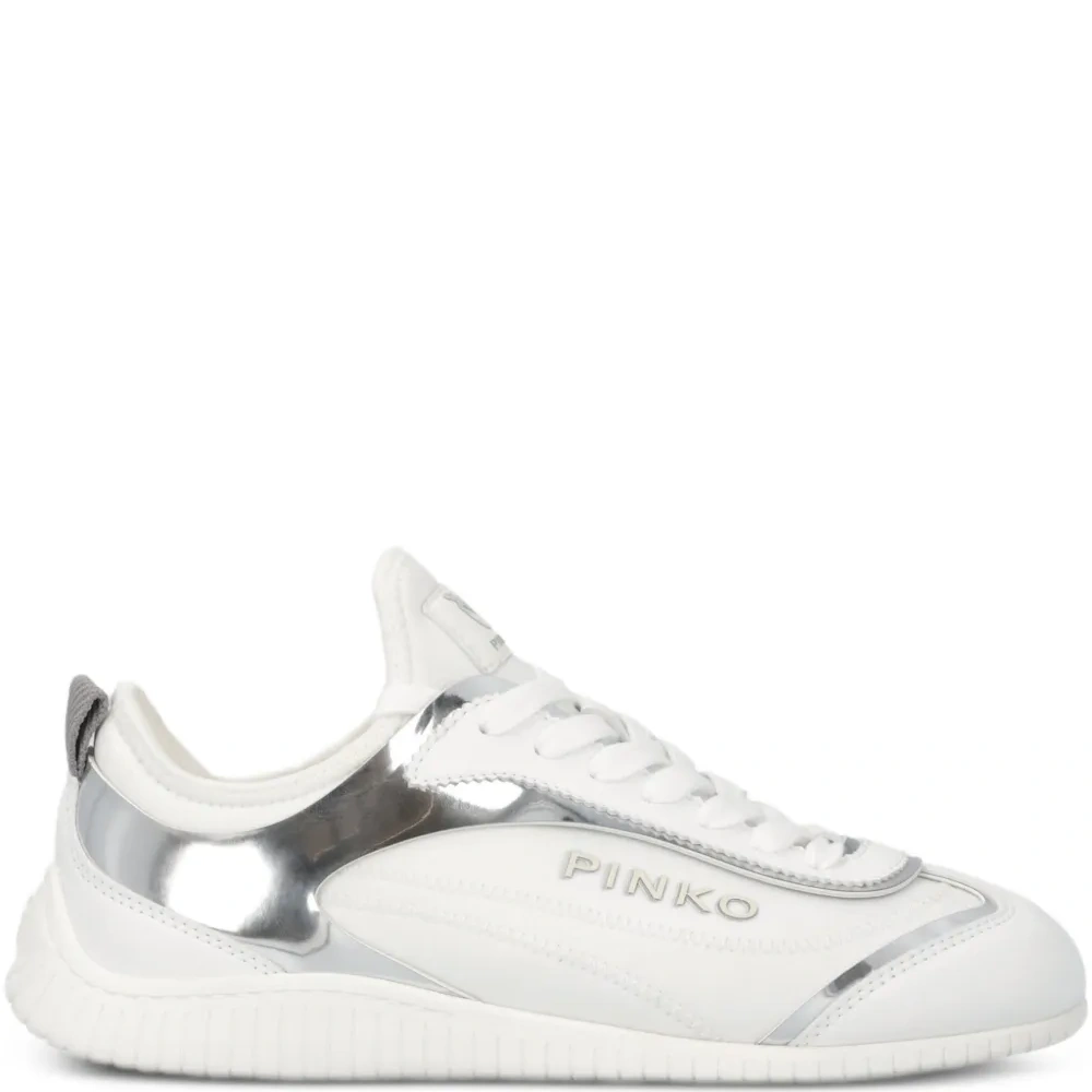 Кроссовки с логотипом