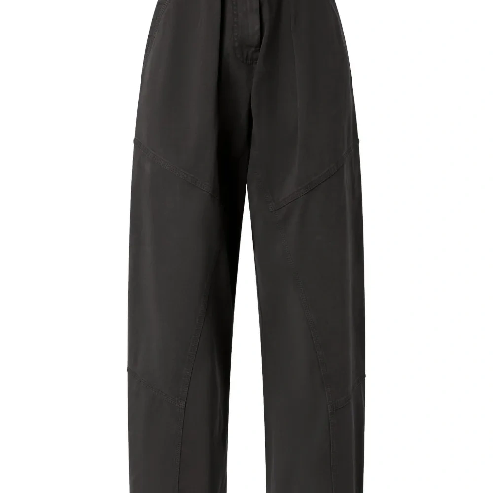 Брюки со швами