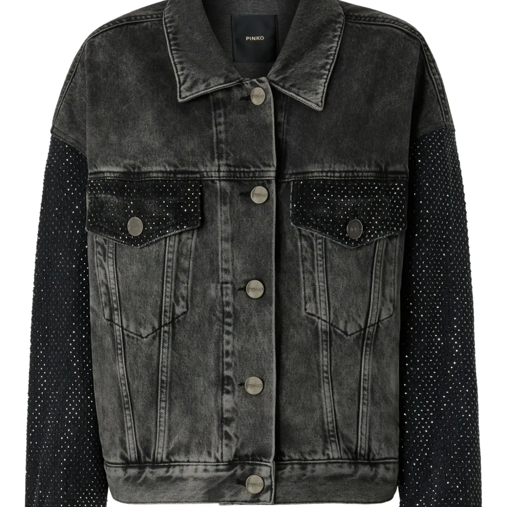 Джинсовая куртка с эффектом потертости