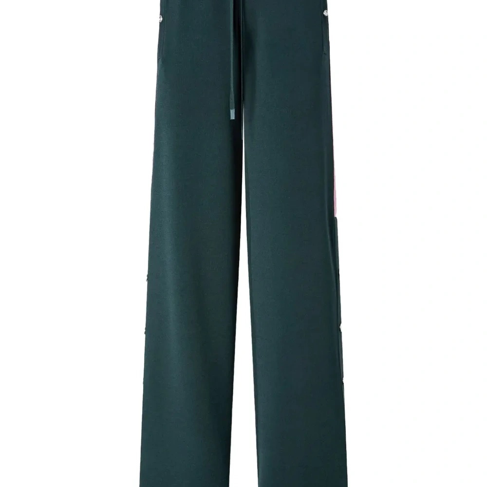 Брюки с лампасами