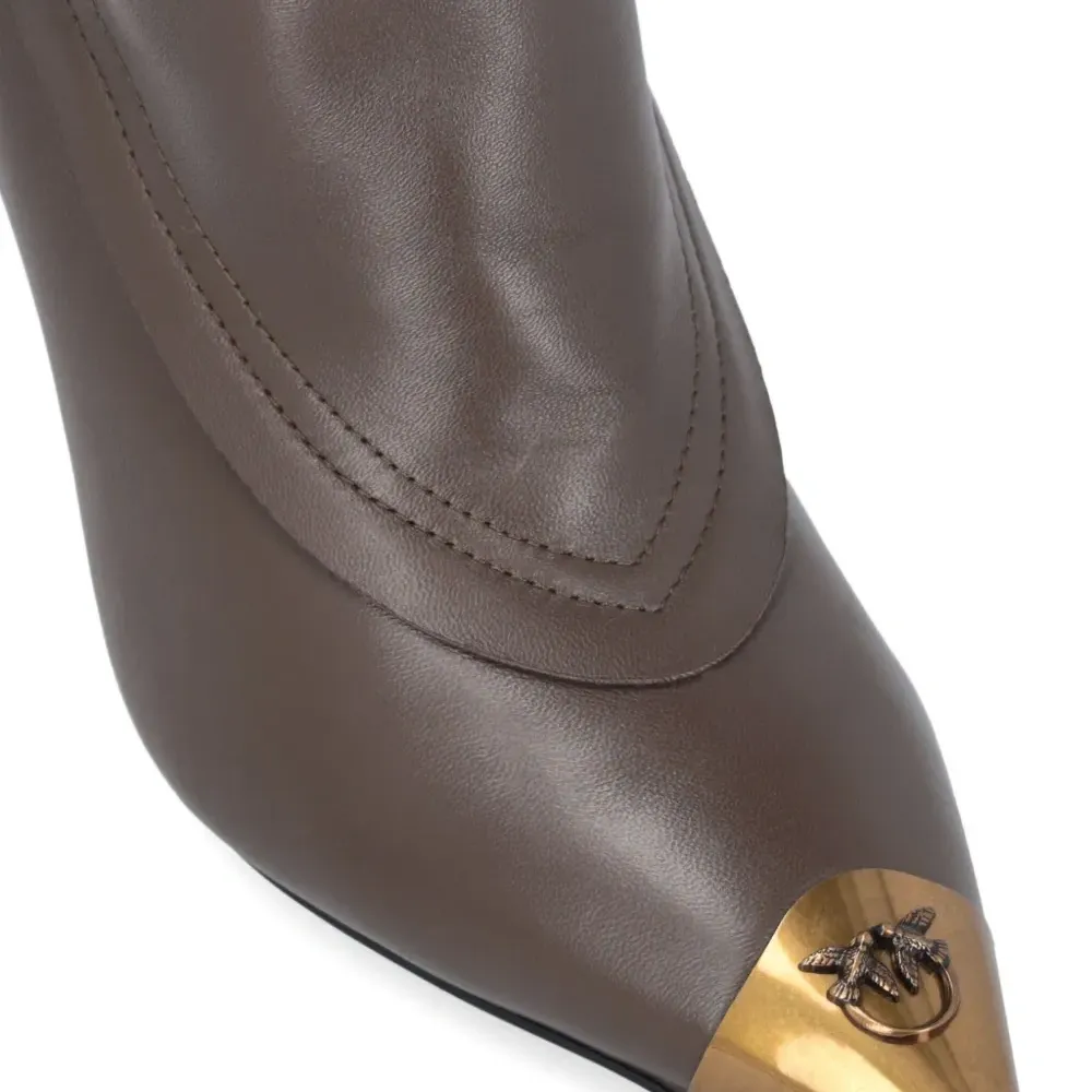 Ботинки Lucy 25 на каблуке 70 мм Ботинки Lucy 25 на каблуке 70 мм