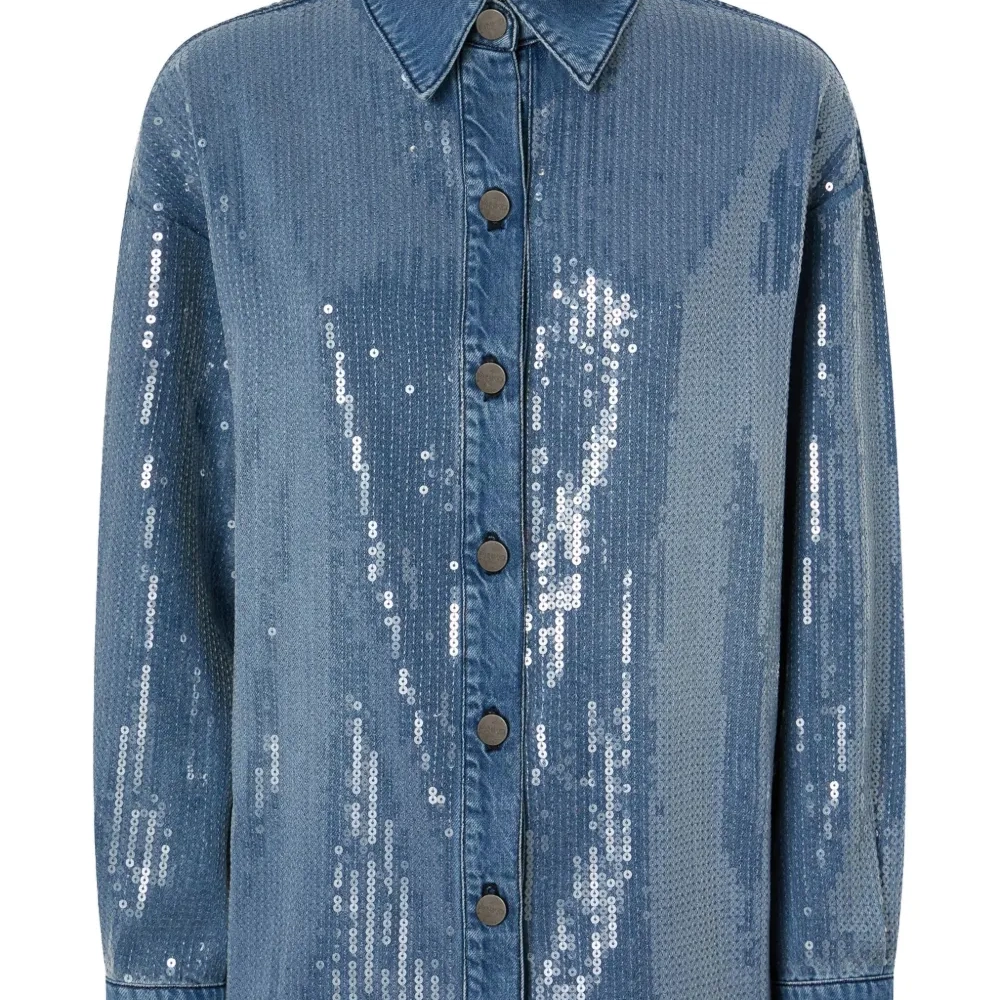 Джинсовая рубашка с пайетками