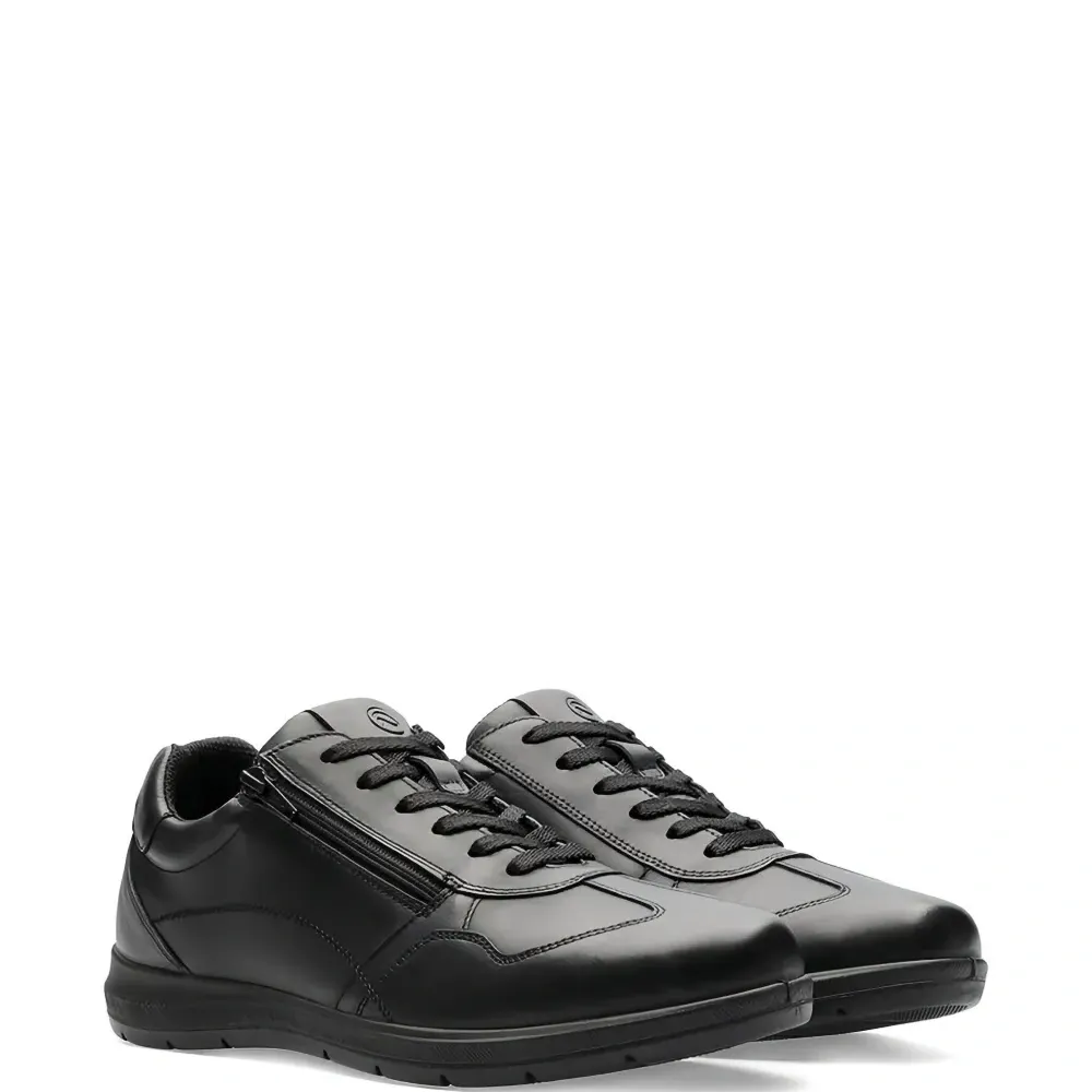 кроссовки на шнуровке