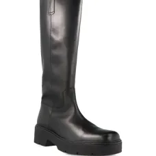 Кожаные сапоги