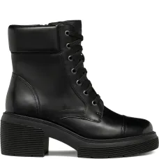 Ботинки на шнуровке