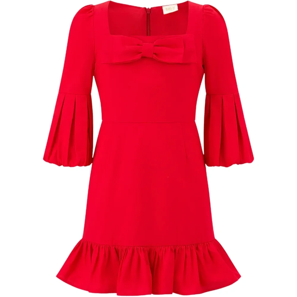 Платье с оборками и бантом