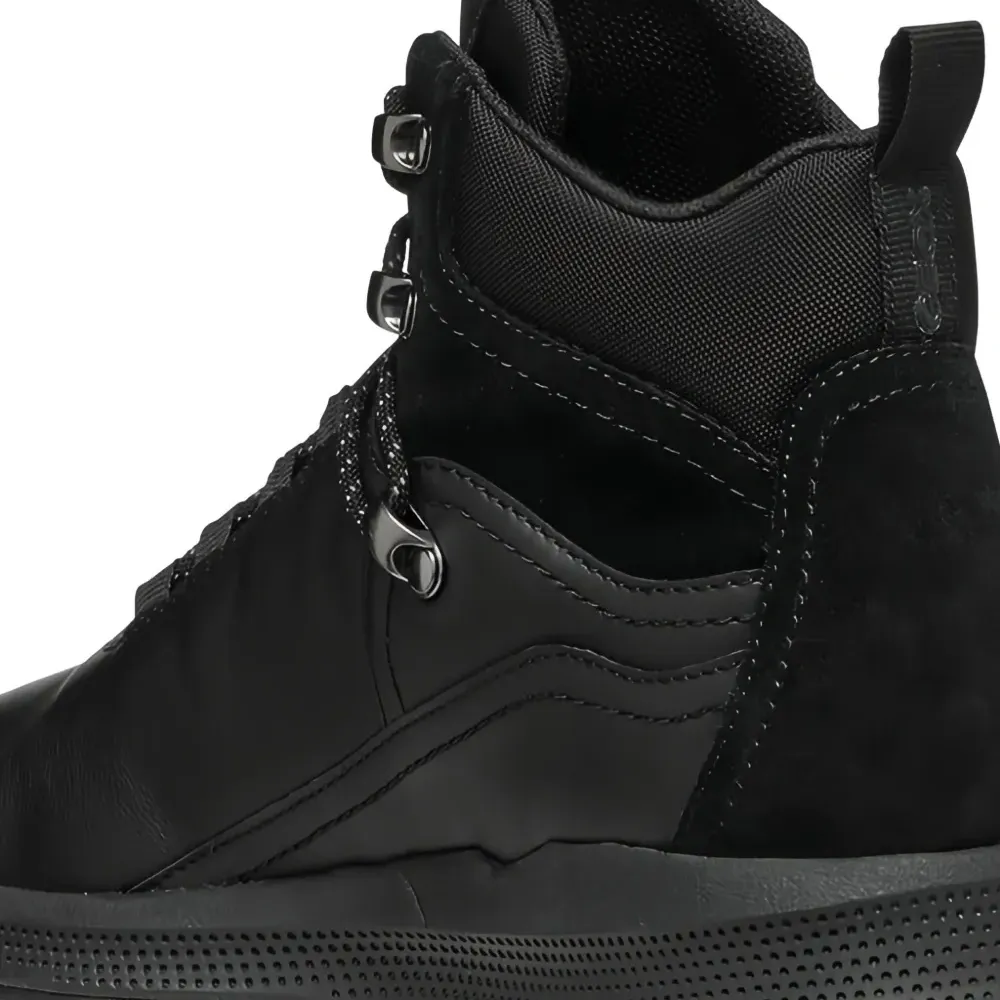 Ботинки на шнуровке