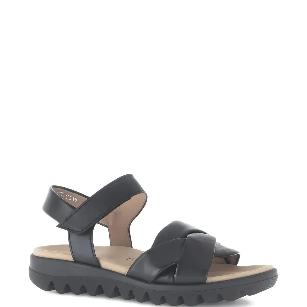 сандалии с перекрестными ремешками