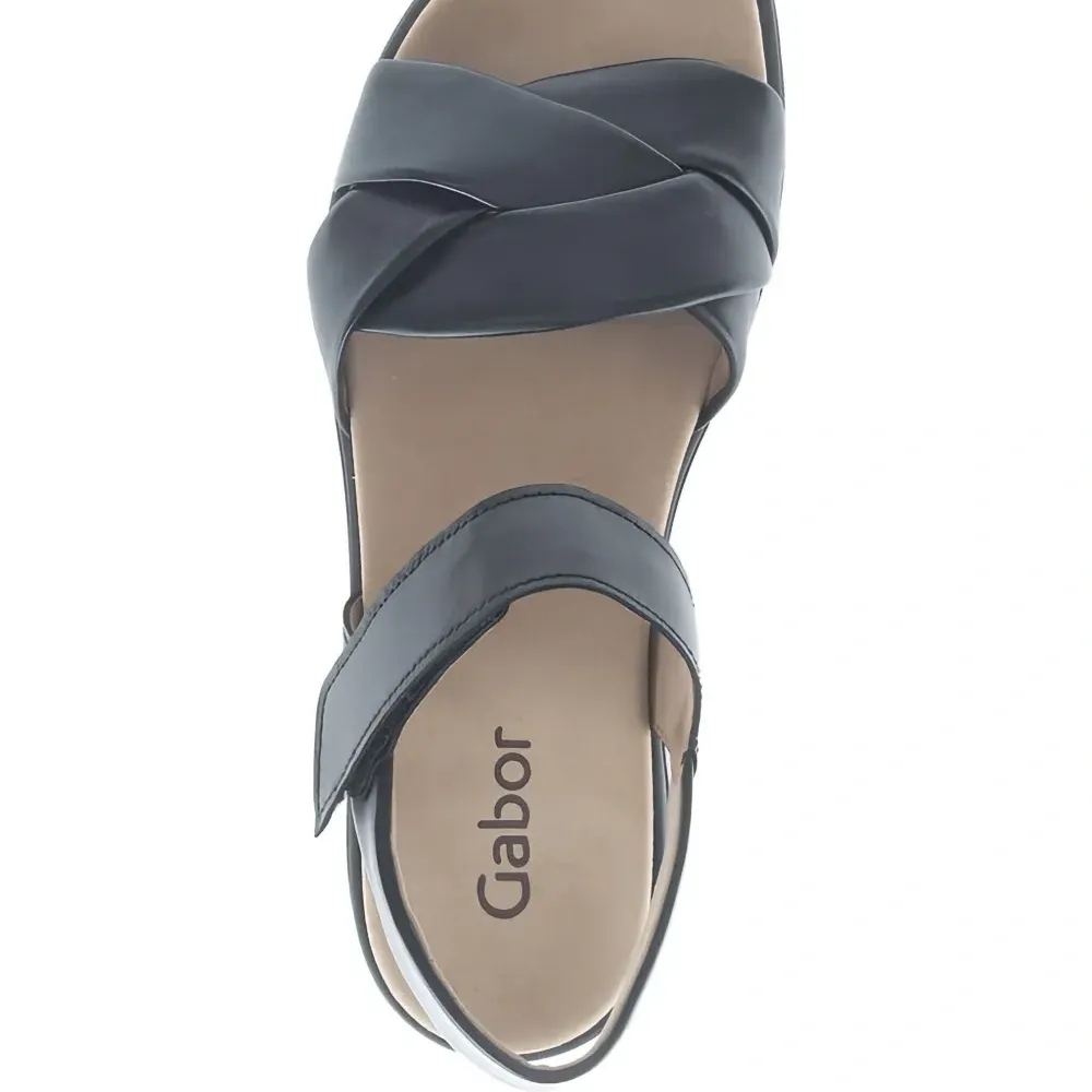 сандалии с перекрестными ремешками