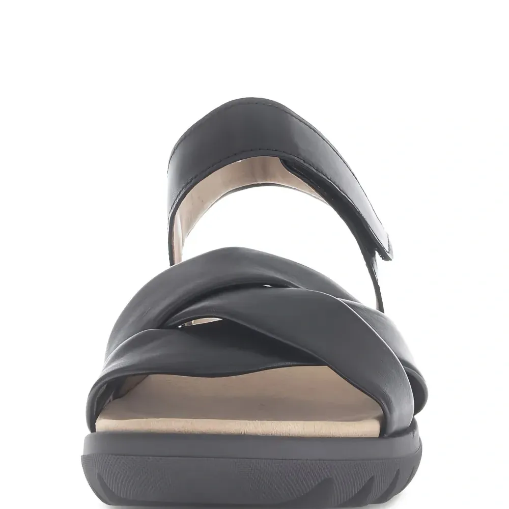 сандалии с перекрестными ремешками