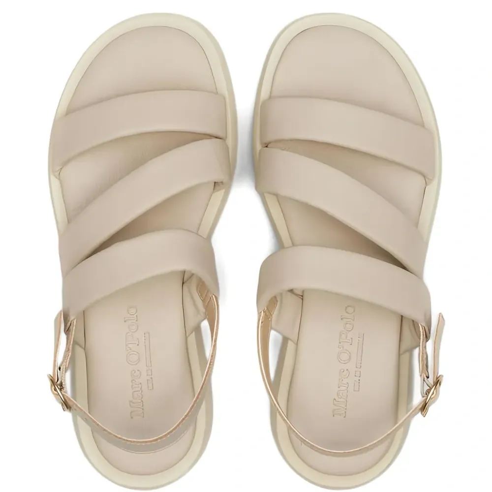 сандалии с ремешком на пятке