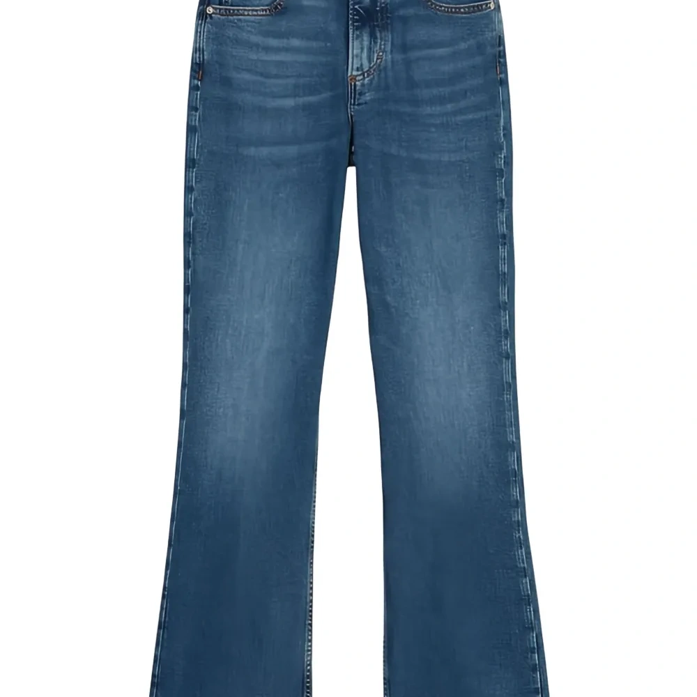 Расклешенные джинсы