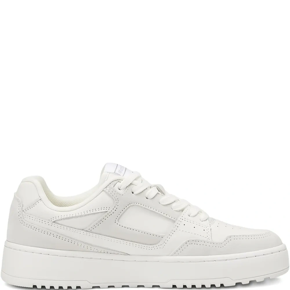 кроссовки на шнуровке