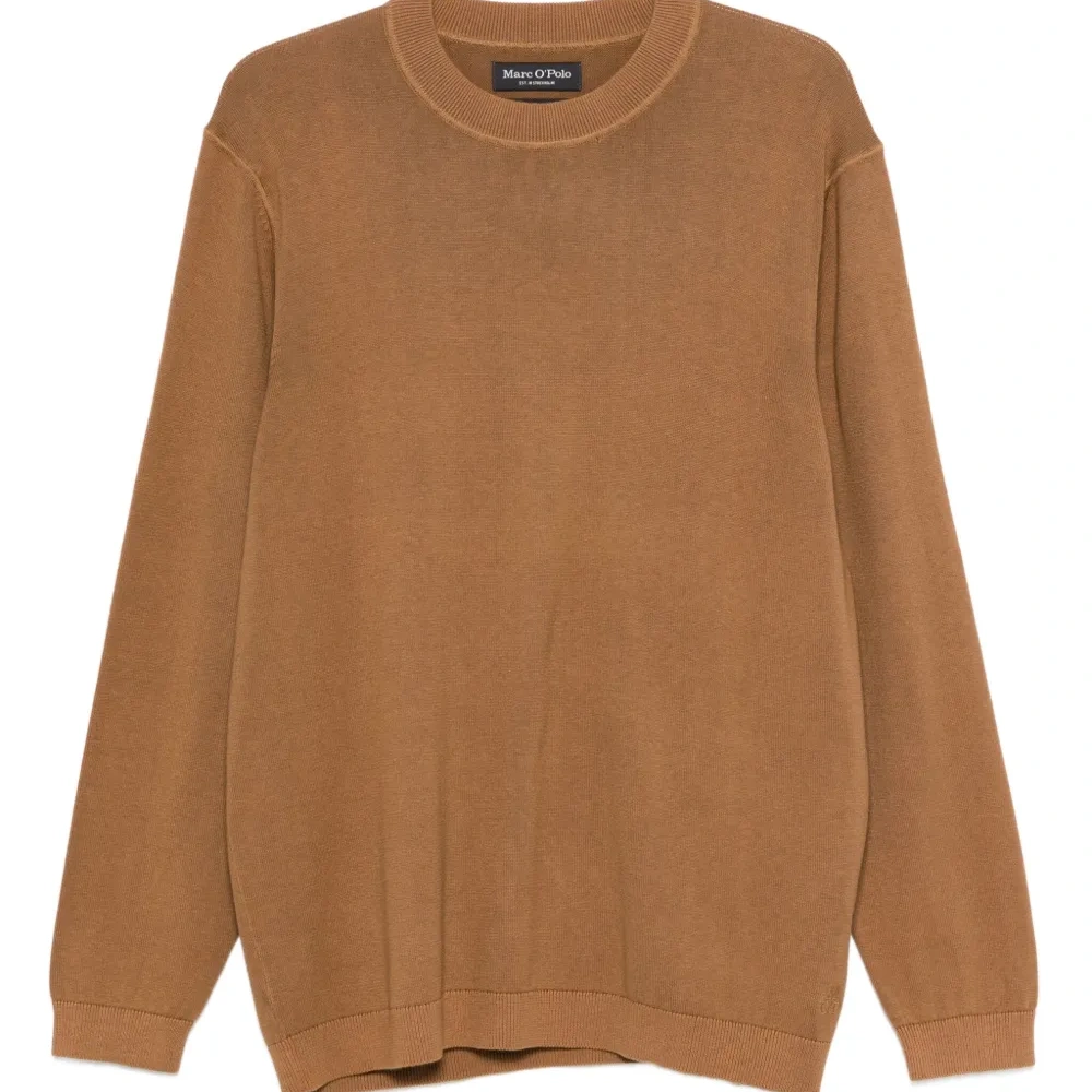 Свитер с круглым вырезом