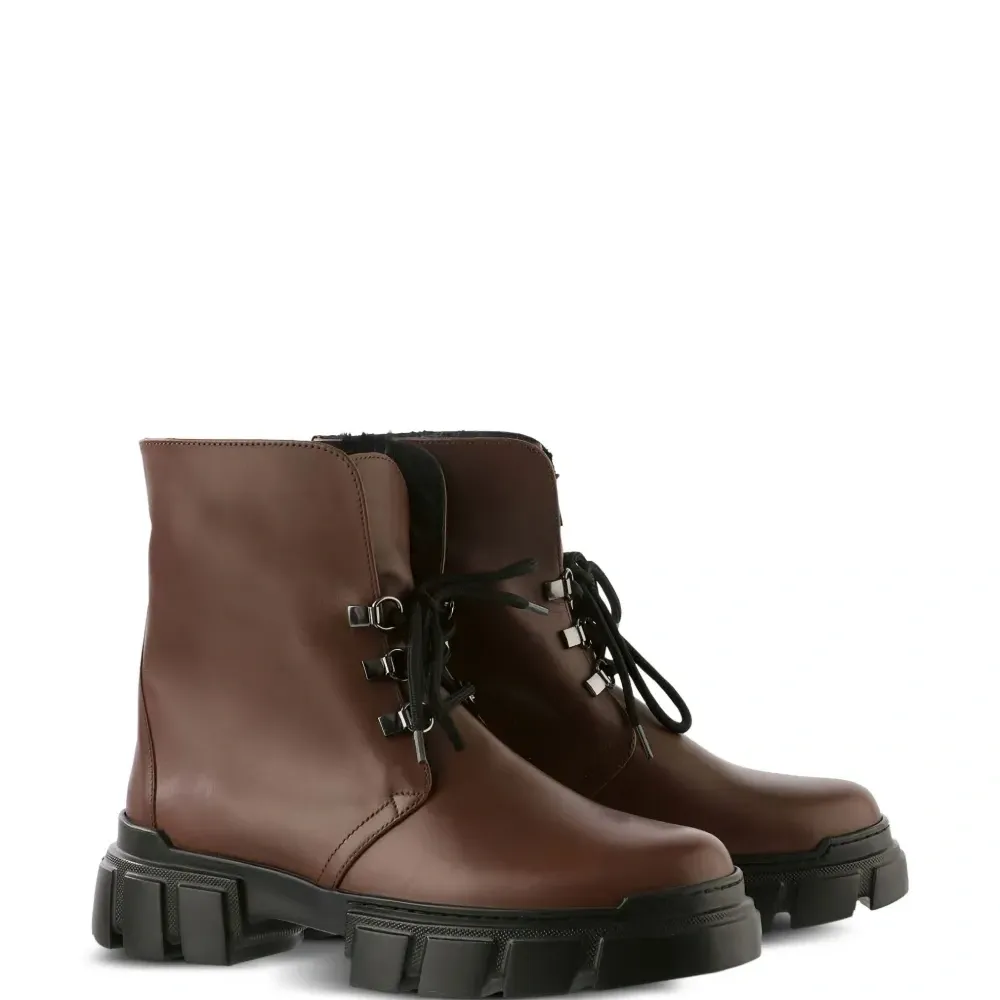 ботинки Winter на массивной подошве