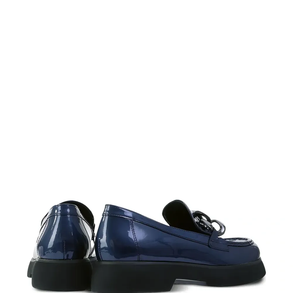 Лакированные лоферы Stacy с цепочкой